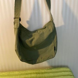 Green canvas tote